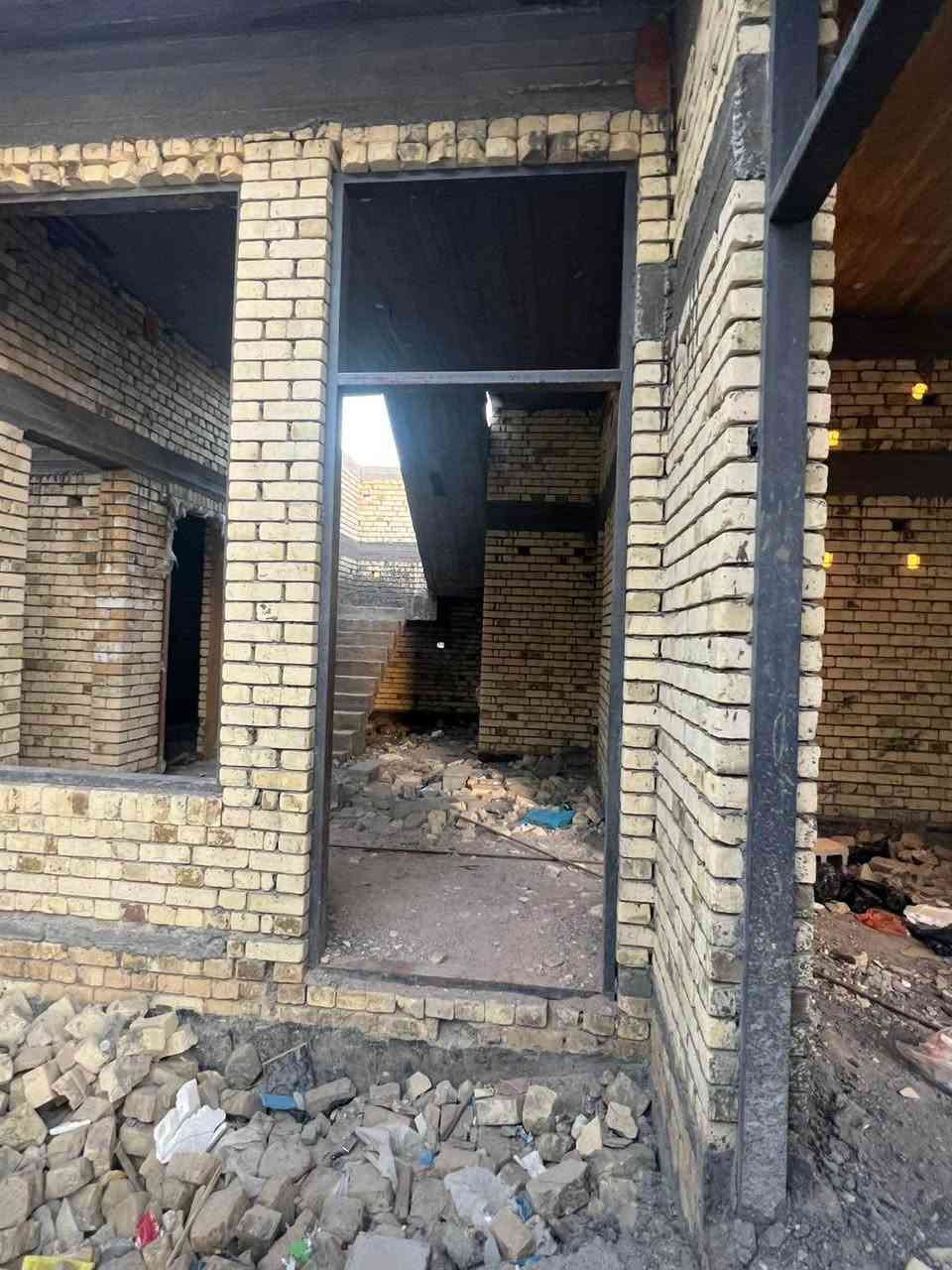 🏡 للبيع دار في ابو الخصيب – عويسان
▫️المساحة: 205 متر▫️الواجهة: 16 متر▫️النزال: 13 متر▫️نوع البناء: طابوك▫️الطابو: صرف عرصه
يحتوي الدار على:✅ غرفتين✅ ديوان✅ مطبخ حار وبارد✅ حديقة 3×2✅ كراج 5×3
📍الموقع: ابو الخصيب – عويسانيبعد 200 متر عن شارع السايدين
💰السعر: 170 مليون قابل التفاوض
*********** البصرة, العراق
