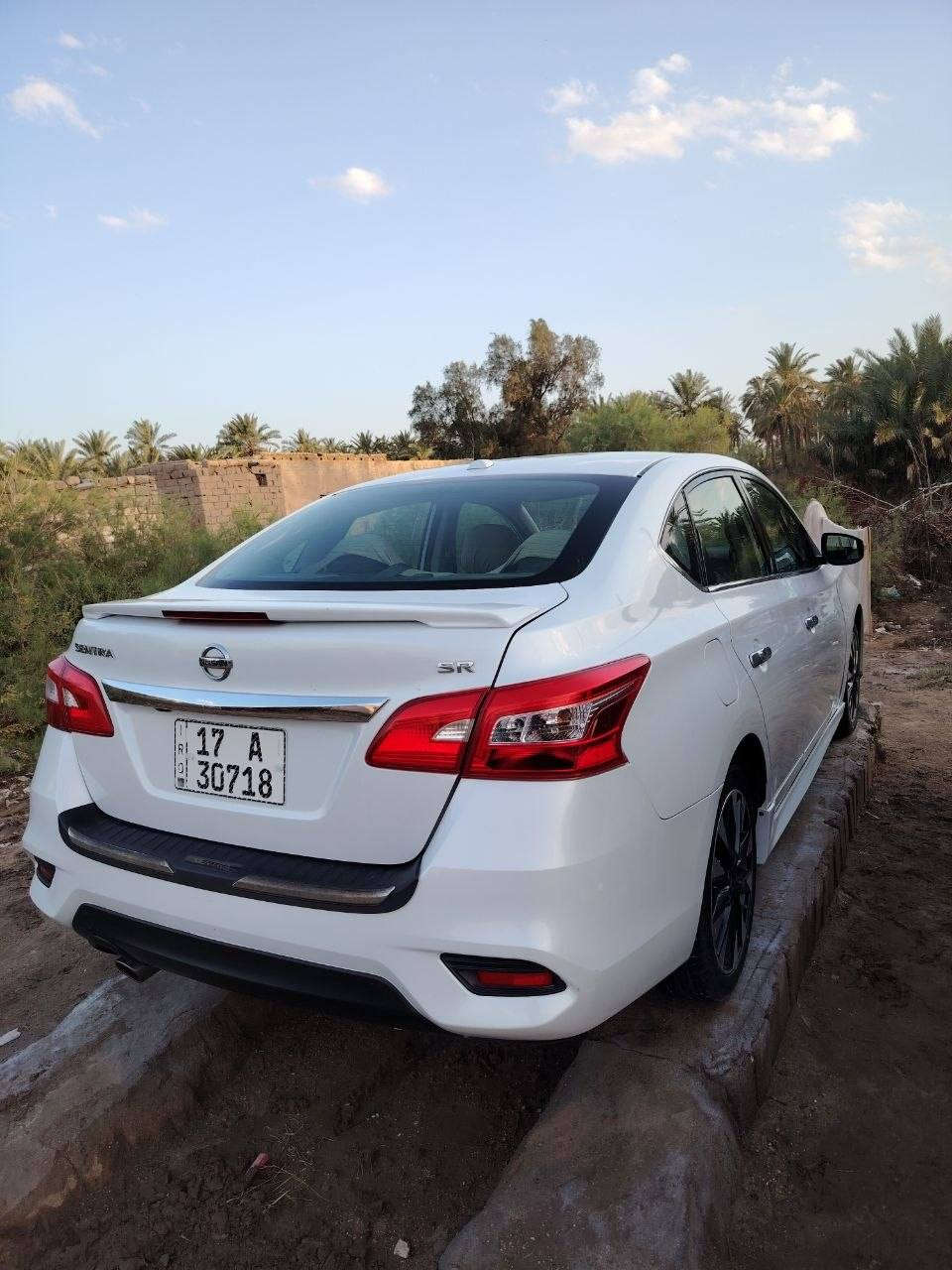 نيسان سنترا 2019
وارد أمريكي فول مواصفات
بصمه لون ابيض صدفي مميز 
تحكم ستيرن
مثبت سرعه
كامره خلفيه
تخم تاير جديد
تبريد
تدفئه
سنويه جديده ل2031 
وبعد هواي مواصفات
السعر 125
للاستفسار واتساب ***********

