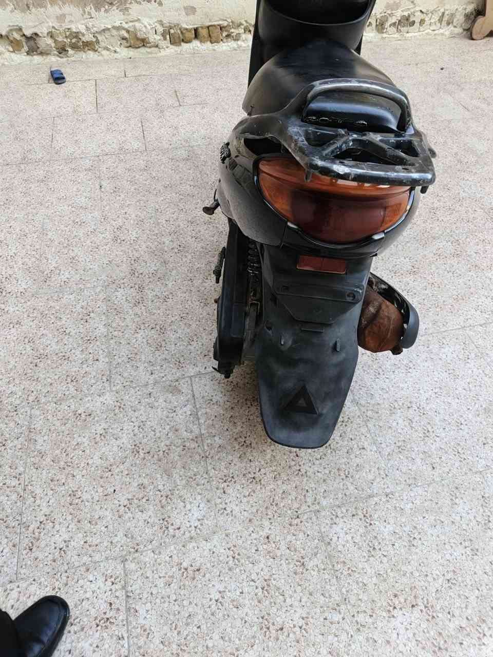 السلام عليكم دراجه اكزز ياباني  نضيفه كله شغاله من الطول لطول عزمه قوي مشيه حلو لايت اشاير شغالات السعر ٥٠٠ ناصريه مركز هاذه رقمي   ***********
