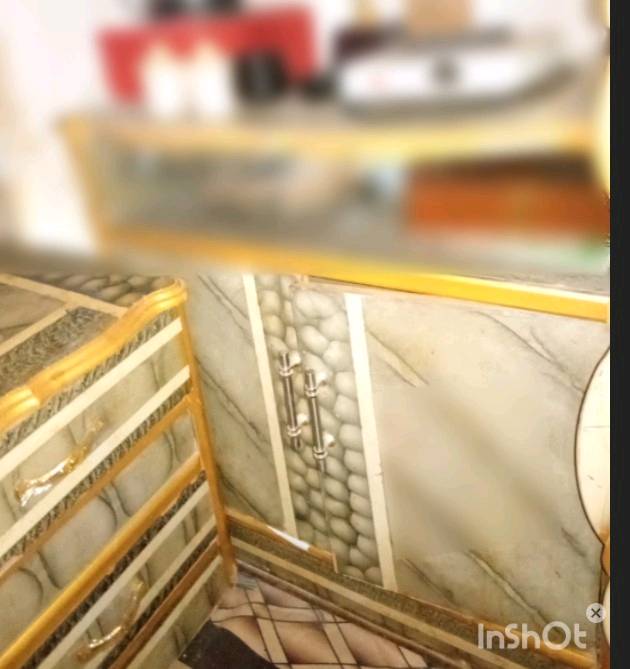 عنوان ديوانيه حي العسكري لاول
الغرفة خمس قطع نضيفه نضافه متوسطة 
سعر 400 وبيها مجال 