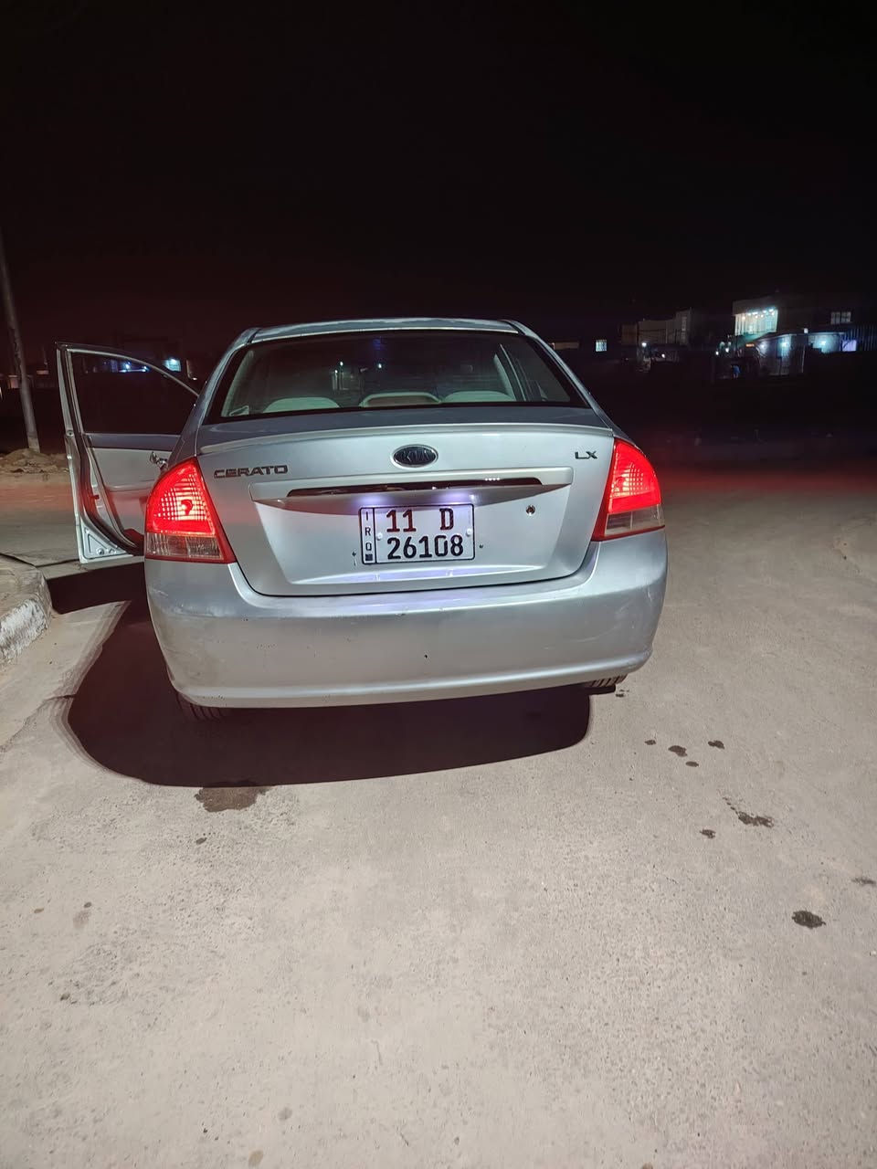 يالله سلام عليكم اخوان بسم الله سيراتو 2009 خليجي السيارة مكفولة من الحادث و الضربة مكينة و كير خير من الله السيارة كامله ما تصرف عليه بيه طخات اني ما سويتهن عفتهن سونارها موجود سنويه ب اسمي رقم بغداد دولي سنوية لل 2031 مداور ثاني يوم السعر ٨٥ و بيه مجال السيارة حلوه مالت الله مكانه الديوانيه التواصل على الرقم
***********
***********
