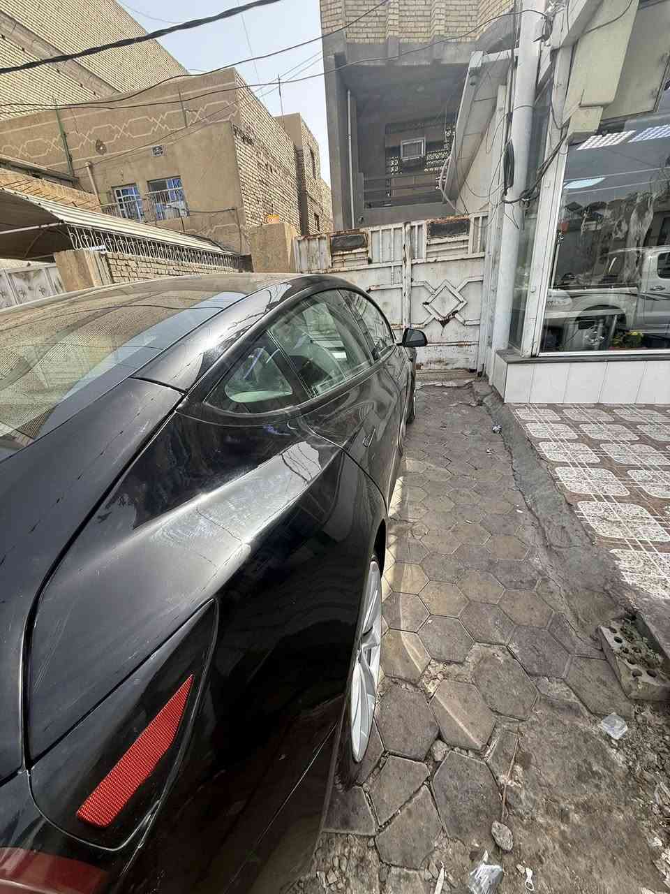 السلام عليكم
تسلا مودل 3 2023 للبيع

السيارة حادثهة قبق جنطة وجاملغ الخلفي 

وبيهة بارد بصيط

تك ماطور  اون لاين

داخل ابيض ماشية 43 الف 

السعر 155 وبيهة مجال 

مكان بغداد حي الجوادين

الرقم ***********
