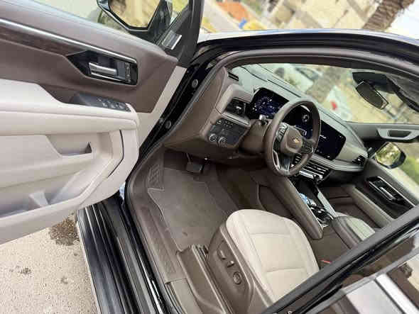 سلام عليكم تاهو موديل 2025 LS. خليجي مكفولة كفالة عامة عدا 3 رصعات مسحوبة ماشية 17 الف كم مكان السيارة بغداد السيدية  
السعر 575 يعني خمس شدات او 75 ورقة وبيها مجال 
للاستفسار : ***********
