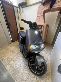 دراجه تيسلا من شركة تالج معروفه دراجه صار من اخذتها شهرين نظافتها مثل ...