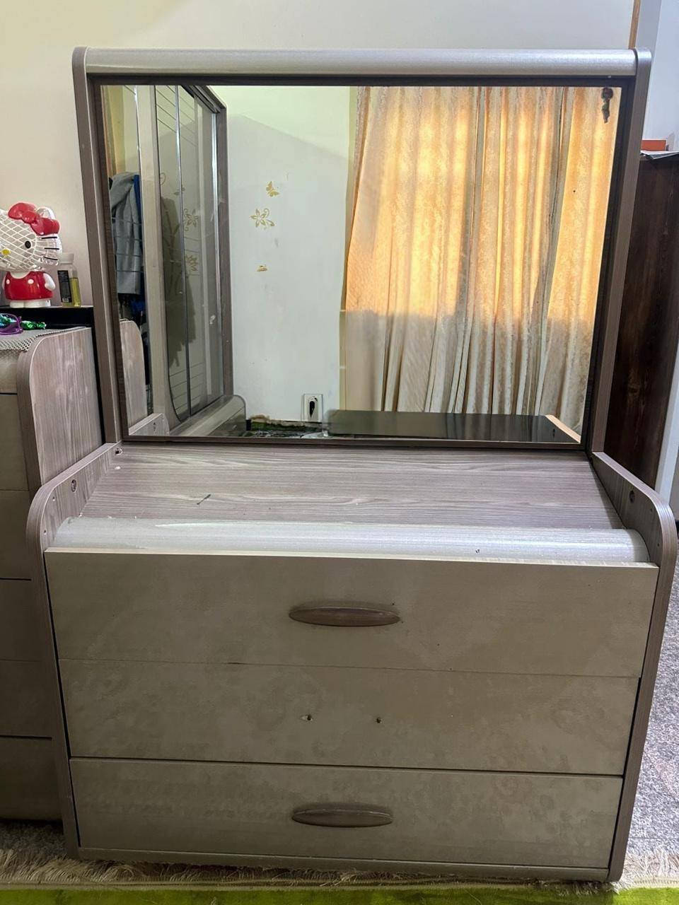 غرفه نوم نضيفه كلش تركيه سعر 750 الف مكاني بغداد العضميه ***********
