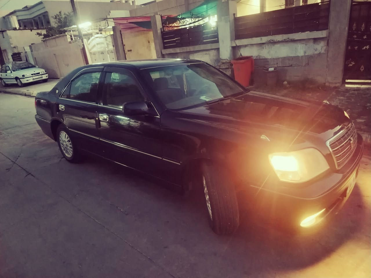 ملكة 2003 ادوات كص قمارة فقط الباقي مكفول  دكمة وحدة لون حبري سيارة جاهزة وجديدة  متومة شمالي ارقام وسنوية السعر35 وبيها مجال  مكان كركوك تواصل عالواتساب ***********
