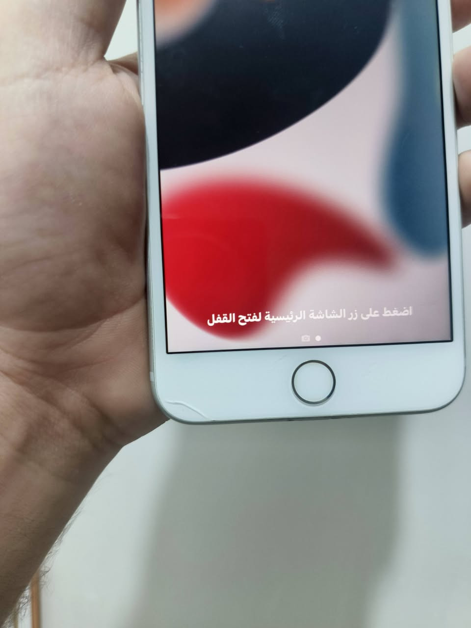 ايفون ٧بلاص
بعده جديد كلش ممفتوح 
بطاريته /٦٣ 
ذاكرته ٣٢ 
الجهاز كله شغال شرط الفحص 
السعر/١٠٠ 
***********
