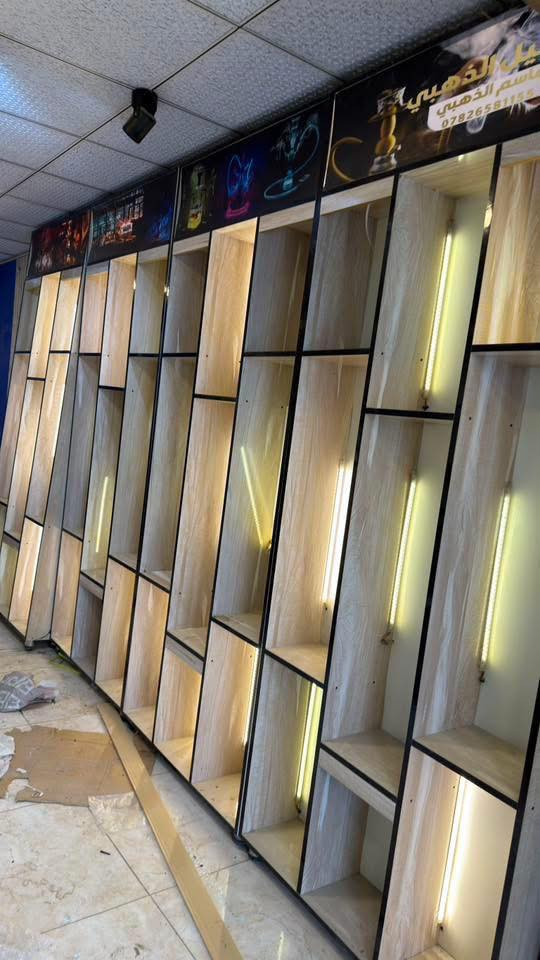 ديكور  محل  اراكيل كامل للبيع
خشب MDF دبل نضيف 

للاستفسار الاتصال على 

العنوان بابل جبله ***********
