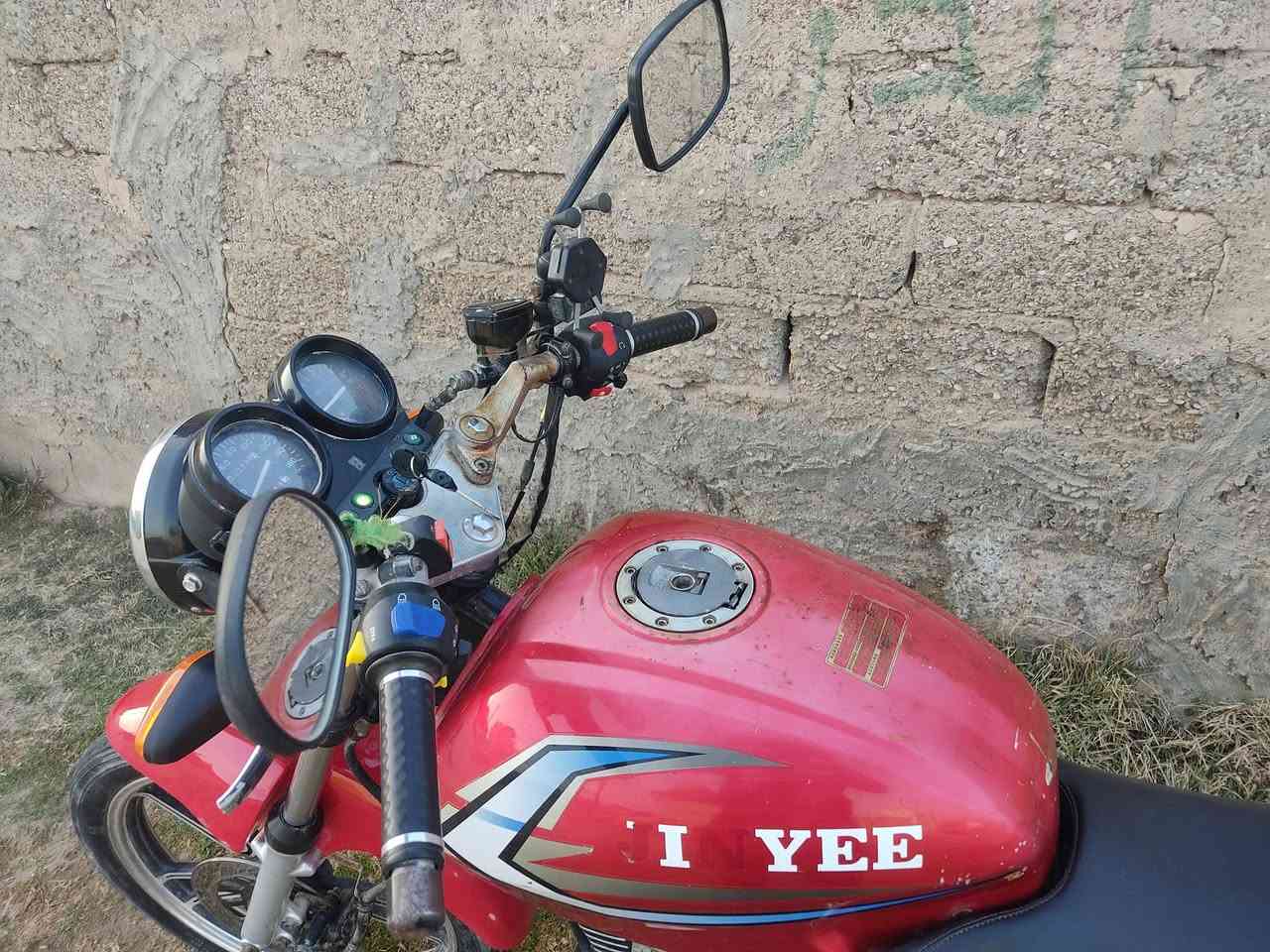 دراجة باندة نظيفه كهربائيات شغالة كلها مكينه نكرة سلف هندر اوراق كامله للبيع متواجد ع الخاص وهذا رقمي ***********
