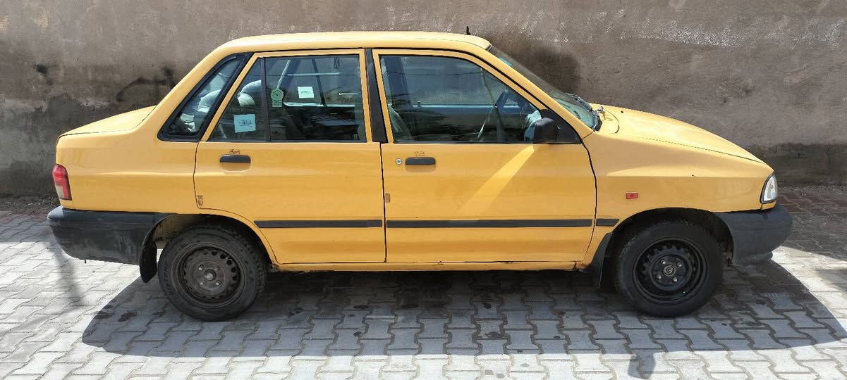 السلام عليكم مكلف بلنشر
سايبة 15 مكفولة كير ومكينه وحداديه  رقم بغداد انكليزي بأسمي السياره 
مكاني بلكوت ليحب يستفسر يتصل على هذا الرقم ***********
