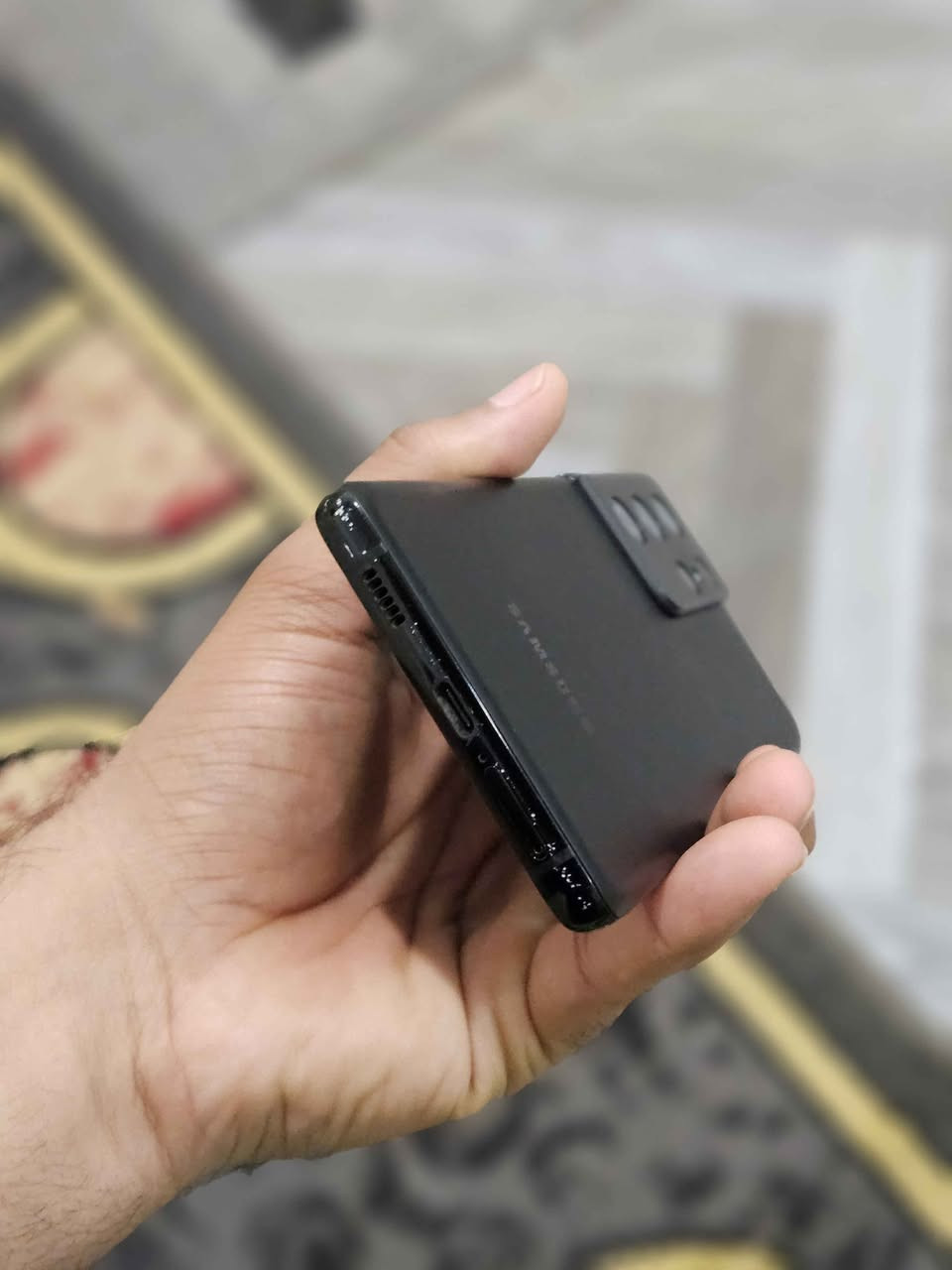 موبايل كلكسي اس 21 الترا 5G  رق اوسط دبل شريحه عربي ذاكرته 256 والعشوائيه 24 يدعم الشحن 45W واط وشحن لاسلكي  ملحقات فقط شاحنه 120W
نظيف كلش ومكفول من كلشي فقط مبدل باب الخلفي 
 مكاني نجف رقمي ***********
 سعره 375 الف النجف, العراق
