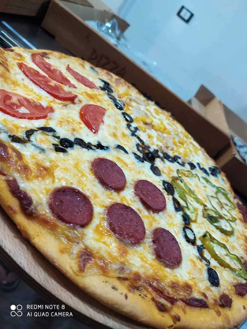 🍕 بيتزا الفصول الأربعه 🍕
الطعم اللي ما يتكرر.. والاختيار عليك 👇

🔸 حجم كبير بس بـ ٨ آلاف
🔸 حجم دبل عائلي بـ ١٠ آلاف

للحجز راسلنا عالخاص أو على الواتساب 📱
***********

🚗 التوصيل:
▪️ داخل الولاية 🔹 ألف دينار
▪️ مناطق بعيده مثل (الحاوي – سبع نيسان – الحولي – حي الزهور...) 🔹 ألفين
▪️ أطراف الشطرة 🔹 ٣ آلاف
▪️ خارج الولاية 🔹 ٤ أو ٥ آلاف حسب البعد

جربها مره، وتأكد إن الطعم وحده يسولف 😋
بيتزا الفصول الأربعه.. نكهة تخلّد بالبال!
