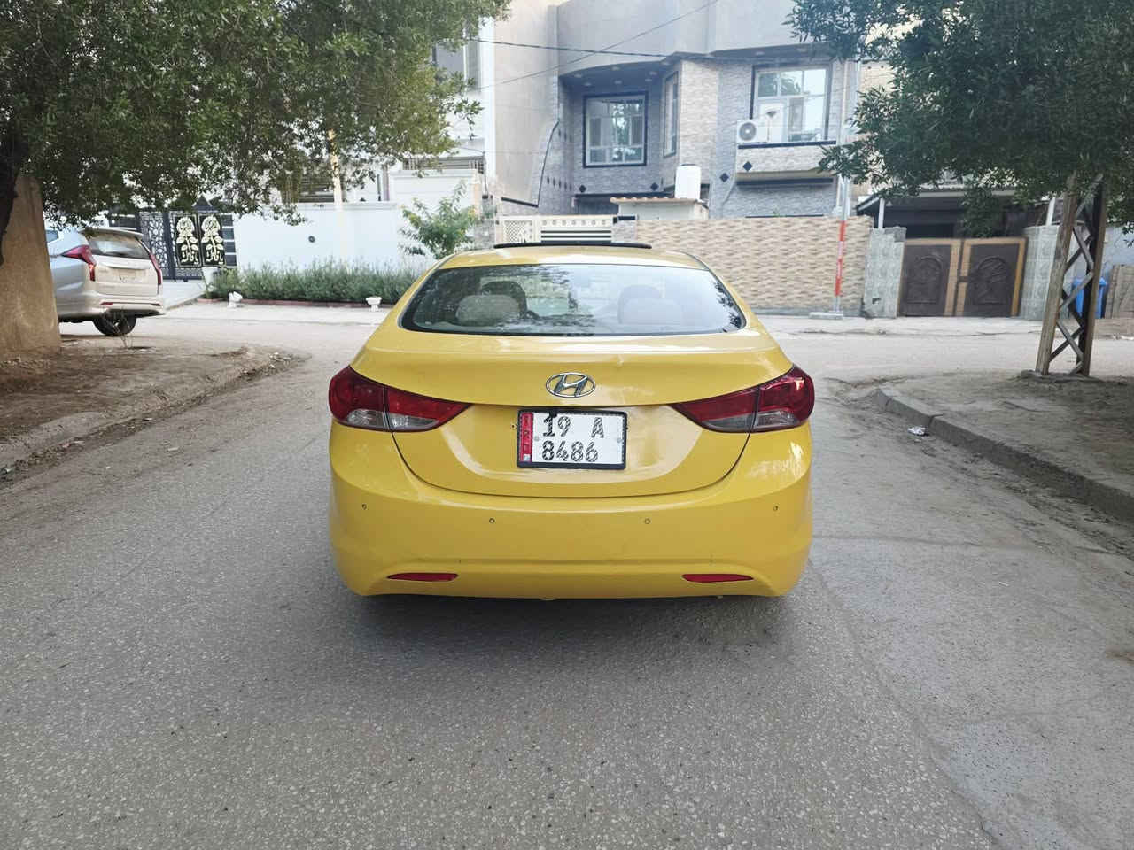 النترا 2013 خليجي فول موصفات بصمة فتحة فول للاخير السعر 93 سيارة جديدة بيه حافة البنيد فقط والباقي كلة مكفول مكينة كير حدادية تبريد كلة جديد جاهزة من كلشي  هيئة غرامات مصفرة رقم كربلا دولي السعر 93 رقمي *********** مكان السيارة حلة المركز
