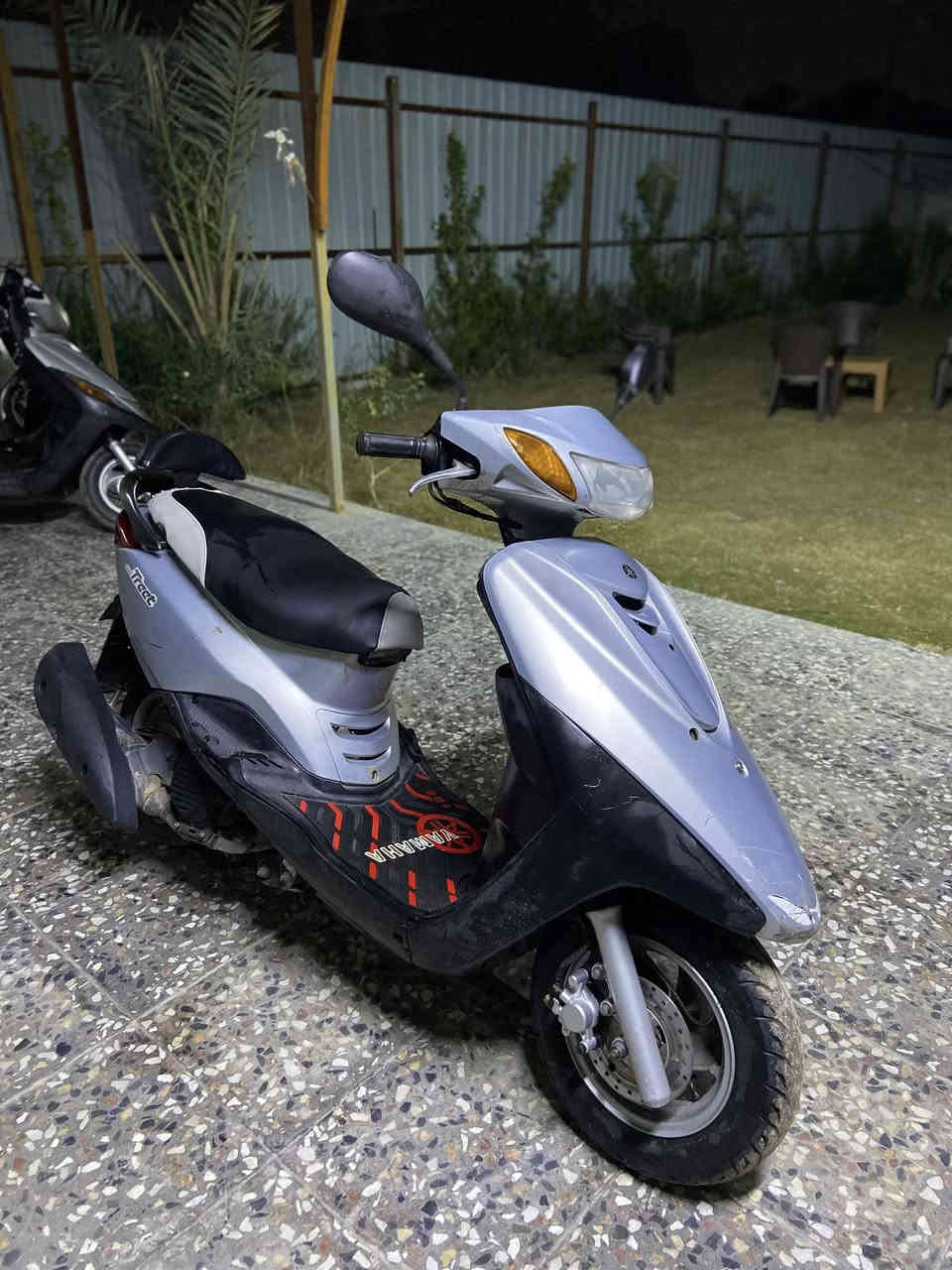 اكزز للبيع مكينه بلاديه ممفتوحه خرسه ادامه كامله نقصها بس ستان تعليك وعداد مكسور الكيج مال بانزين شغال الدراجه نكره بكل وقت سعرها 650 مكاني بغداد الكاظميه 
واتساب ***********
