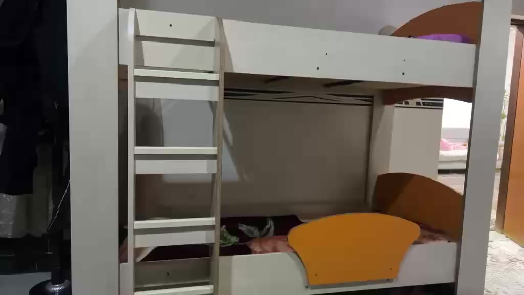 للبيع سرير طابقين نظيف  بسعر مناسب💥💯
الطول مترين والعرض متر 😍

نوعيته خشب تركي


**إذا كنت صاحب هذا الإعلان وتريد حذفه لأي سبب، رجاءا أرسل رسالة إلى الدعم الفني**