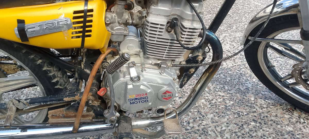 سلام عليكم شباب يراني سافان 5 كير اوراق ضايعة اكفل سرقة  النمرة الاولئ مرات تجي ومرات لا الدشلي مسحوك  الدراجة كاملة ضفيرة جديدة كهربائيات كاملة بس ربط المكينة خير من الله السعر 400 وبيهة مجال مكاني بغداد المعامل ***********
