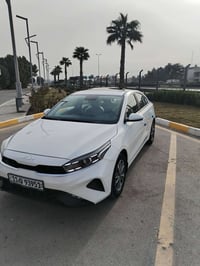 للبيع سيراتو 2024 مكينه 2000 فتحه قطعتين تبريد اشاير بل مري  حساس امام...