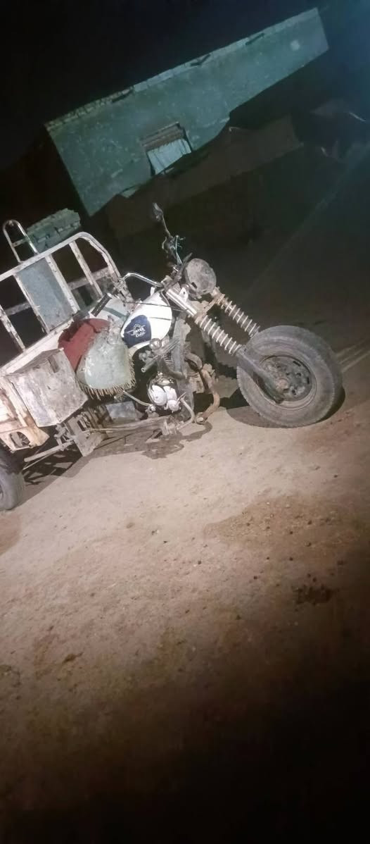 سلام عليكم ستوته البيع دايوان موديل 13 وراق وسنويه جاهزه محرك 24 السعر 850 وبيها مجال تصال على الرقم ***********
