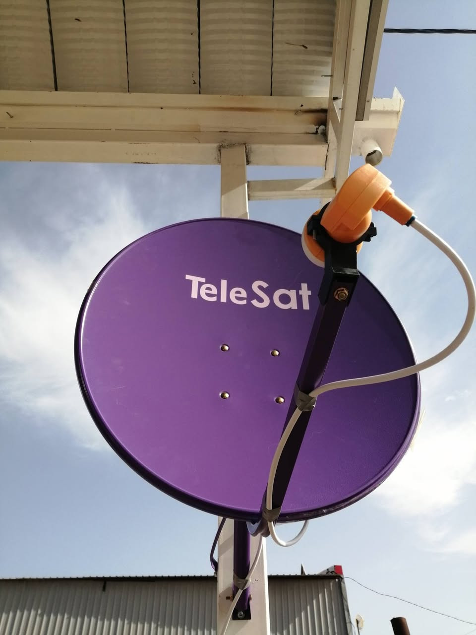 السلام عليكم تنصيب صحن📡 الستلايت  📟 بأحدث الاجهزة اتصال + واتساب *********** 
⚫ تنصيب شبكة ينابيع سومر+ نجوم الرابعة 
⚫ تنصيب الاقمار المجانية مشاهدة المباريات 
⚫ تنصيب منضومة ال Vip لمشاهدة جميع المباريات العالمية وقنوات bein Sports 

1️⃣ نصب صحن  ستلايت 📡 
2️⃣برمجة📟💻
3️⃣تعديل اشارةℹ️📉📈
4️⃣ترتيب قنوات حسب الطلب 🔢🔡
5️⃣ ادخال ترددات جديدة للقنوات
6️⃣ بحث قنوات شامل 🔍
7️⃣تثبيت بلازمة 📺
8️⃣ تجهيز (الصحن - أولمبي - ستلايت - واير )

كافة مناطق الديوانية الاتصال على الرقم او المراسلة عبر الواتساب📲📲

اتصال 📞 
واتساب📱***********
