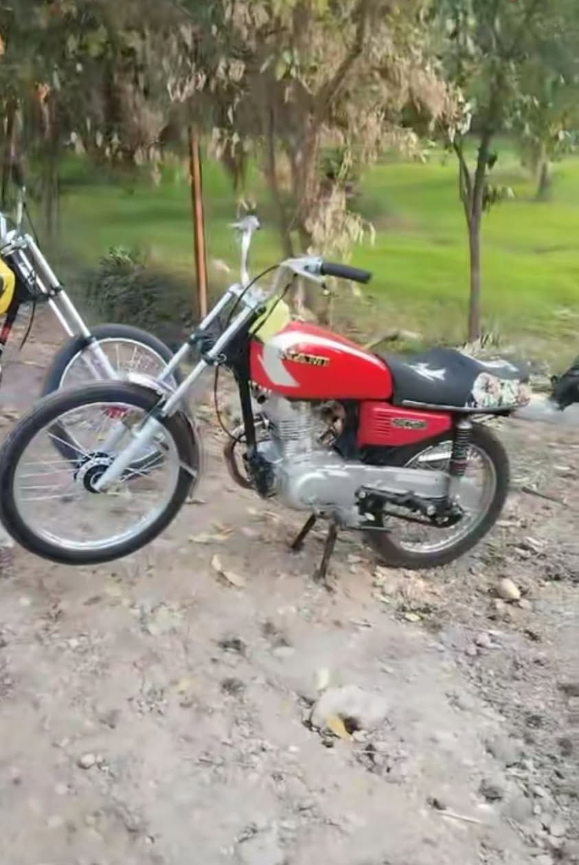 السلام عليكم للبيع.دراجه مكينه اربعه وعشرين شرط معدل وفصله 🫡🫡
