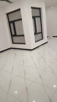 شقه للايجار ارضيه زيرو غرفتين وستقبال ايجاره 800 الف المنصور حي الزهور...