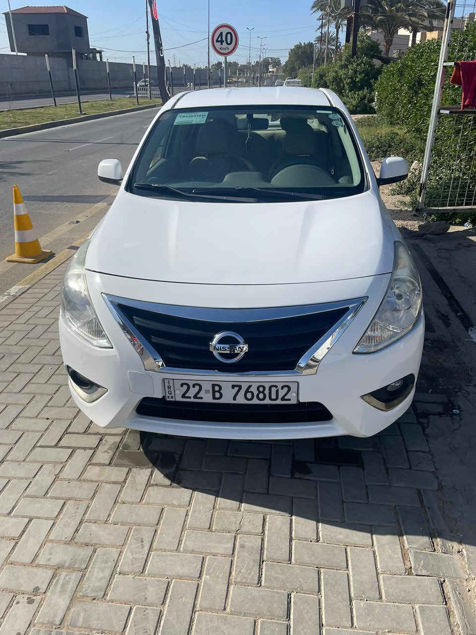 السلام عليكم نيسان سني هندي الاصلي بليته زركه السياره ٢٠٢١. ماشيه ١٠٠ وشويه
بدون اي ضرر او صبغ مثل مموضح بالصور طخه صغيره بالباب مال سايق فقط السياره بدون نقص تبريد صدر مكينه كير خير وبركه مكان السياره نفق الشرطه السعر ١١٣ بيهه مجال بسيط 
***********
