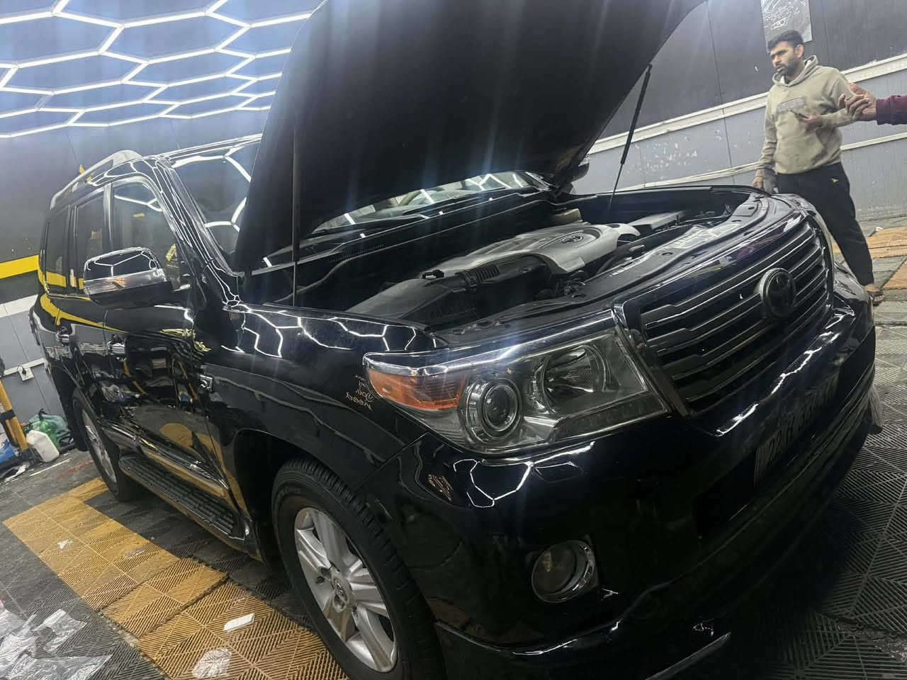 سلام عليكم اللبيع لاندكروز Vxr فول مواصفات 2014 اللبيع او مراوس لاندكروز او تاهو حديث
موصفات الكزز المحرك 5.7

8 سلندر

ماشية 233

سونار مرفوق بالمنشور موضح بي كلشي

سعرها ب 380 بيها مجال

سنوية ساقطة ولتحويل مكفول

مكانها بغداد شارع فلسطين *********** شراي يتوصل ع رقم
