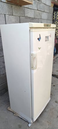 ثلاجه شرط الشغل تجميد خير من الله الس ع ر 75  07703233910