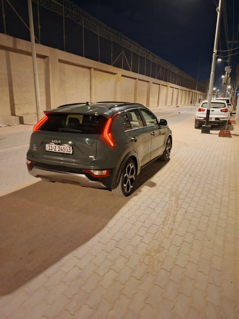 كيا نيرو موديل 23 فول مواصفات بيها صبغ ثلاث قطع ماشيه عشره الاف وارد امريكي حادث امامي بانزين وهايبرد عنوان بصره تحويل بسمنه موبايل *********** السعر 168$ بيها مجال
