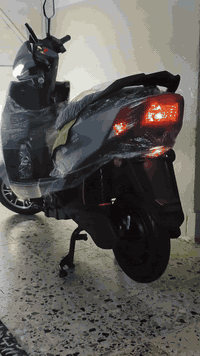 ماطور شحن للبيع
الماطور مستعمل ساعتين 2 فقط اخذتو قبل يوم 
3 سرع السرعه الاوله 40 الثانيه 45 الثالثه 50
6 بطاريات يمشيك 40 كيلو متر بي بك الرجوع للخلف 
الماطور نضيف كما موضح بل فيديو ما مشخوط شخط 
اخذتو من الوطنيه ب 900 اريدو ب 700 وا بي مجال قليل للطيبين 
الرقم ***********
