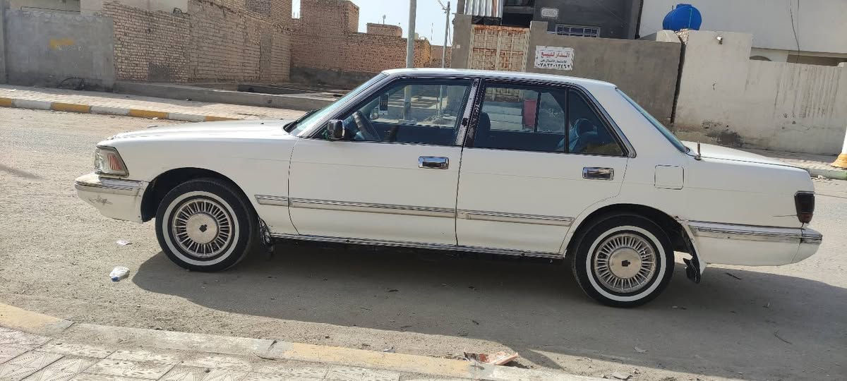 السلام عليكم
سيدان مديل 90

مكينه كير قبل فتره شادهن /نقص بس نوزلات 

حداديه زينه 

تخم تاير ابو الخطه 

كهربائيات كامله كله تشتغل 

بطاين تنته مثل ماشوف بصوره حلوات 
مكفوله من العيب الشرعي ولكص 
رقم بغداد نكليزي سنويه ل30
سنويه بسمي ثاني يوم احولك 

الناصريه مركز السعر 55 وبيه مجال 

***********

***********
