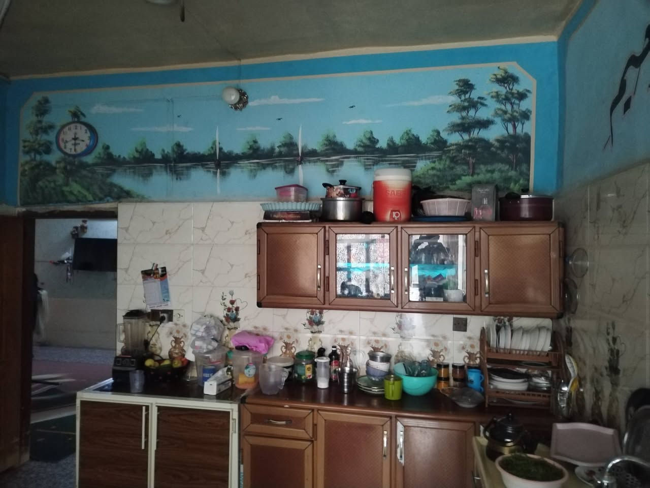 دار المساحة ٢٥٠ متر طابو صرف مجاور مدرسة ابو الاحرار بناء جيد جدا يتكون الدار من غرفتين نوم وصالة واستقبال ومطبخ وكراج سيارة للاستفسار الاتصال على الرقم *********** او مراجعة مكتب الديار شارع العلوة
