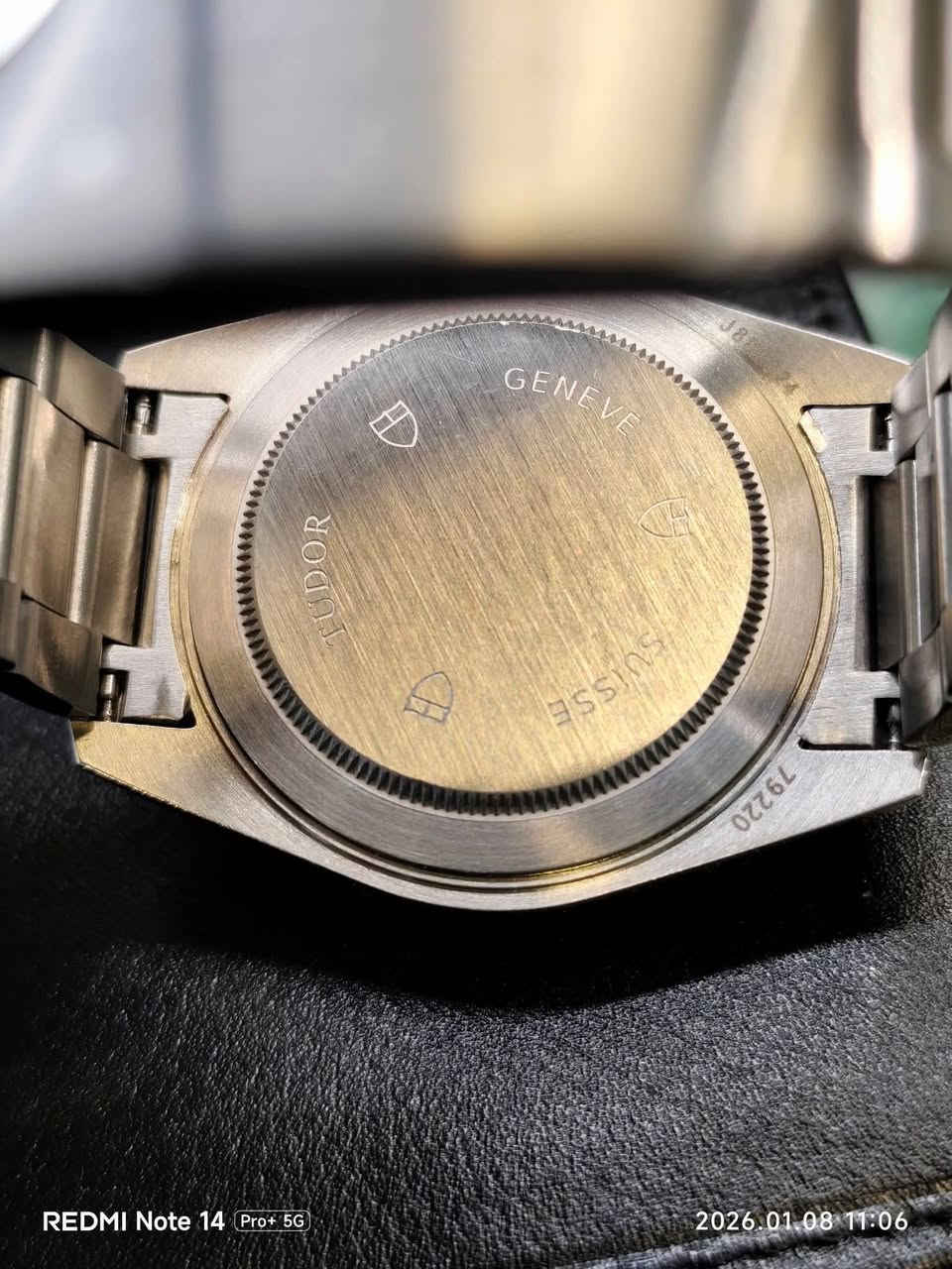 ساعة ماستر کوالیتی(TUDOR) اوتوماتیك
نافذة للعرض التاريخ
 جدید مامستعمل
قطر 42ملم 
السعر 135دولار
مکان/السلیمانیە
یوجد توصیل.


**إذا كنت صاحب هذا الإعلان وتريد حذفه لأي سبب، رجاءا أرسل رسالة إلى الدعم الفني**