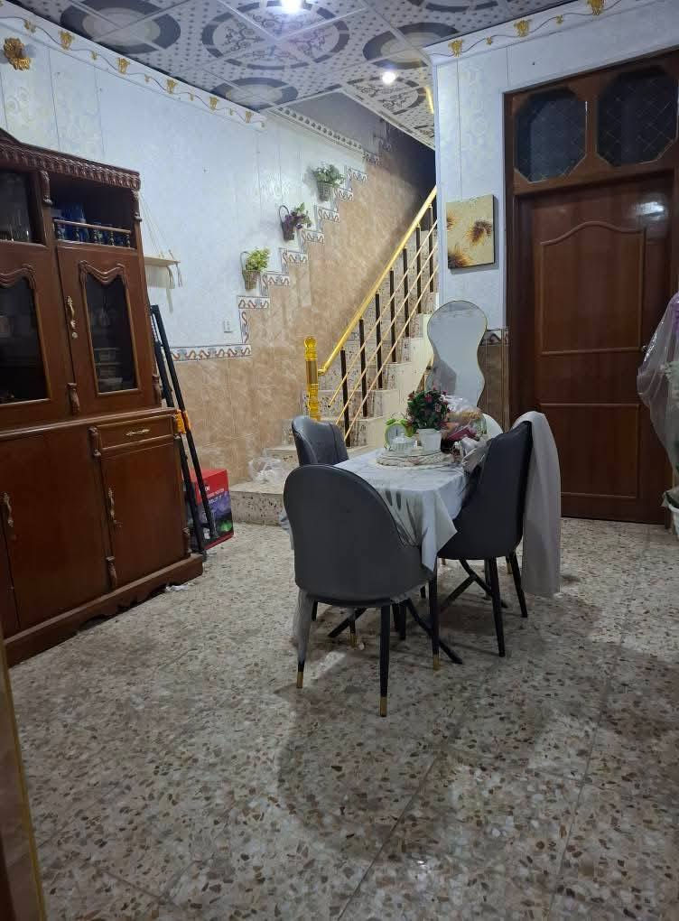 بيت 125م بناء حديث طابو صرف للبيع في أبي غرق حي الحسين مجاور مدرسة حسن شحاته يتكون من:-
غرفة نوم ، صالة ، إستقبال ، مطبخ ، صحيات داخلية وخارجية البيت يباع مع الٱثاث.. للاستفسار الاتصال على الارقام التاليه:-
***********
***********.واتس ٱب
