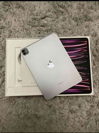 ايباد M2 128 نضافه ٩٠.  جهاز بي طبع الأصابع مامثر ٦٧٥ قفل بتري جوه ال٩...