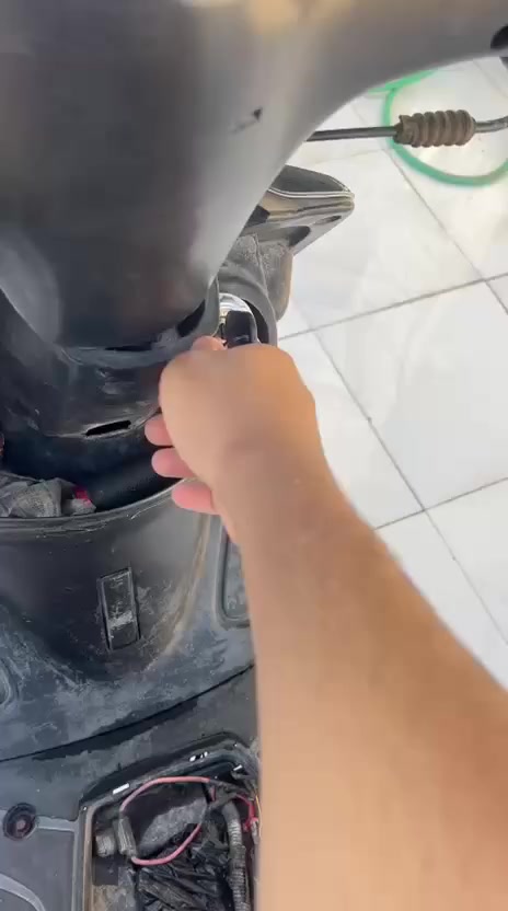 السلام عليكم اخوان
اخوان ماكس عدلة للبيع الدراجة توها معمرة 
مكينة طابوكة جديدة 49 بلادي 
بستم ولفات جدد 
كلجات امامي خلفي جديد 
باتري جديد 
ضفيرة رمبة جديدة 
كهربائيات شغالة 
ما عدا المجمع اليسرة ملغي 
ويالة رياضي جلد الحية 
كابريتر جديد اصلي 
الدراجة خير من الله بكل وكت شغالة 
السعر 600بيها مجال بيكم خير وتدللون شراي ماارجعة عنواني بصرة شط العرب ***********
