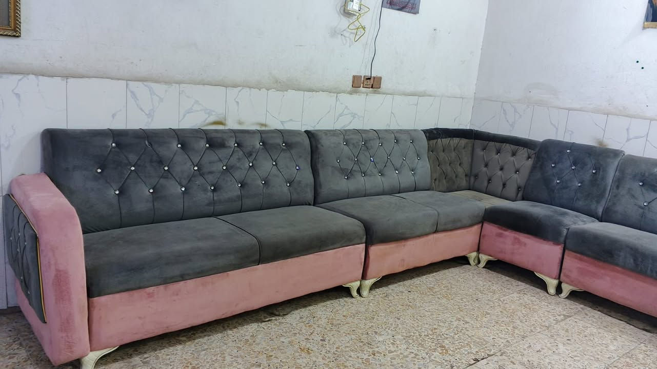 ديوان 10 مقاعد نظيف
سعره 220 وبي مجال لبياع 
يوجد توصيل بكروه ب واتساب
***********
