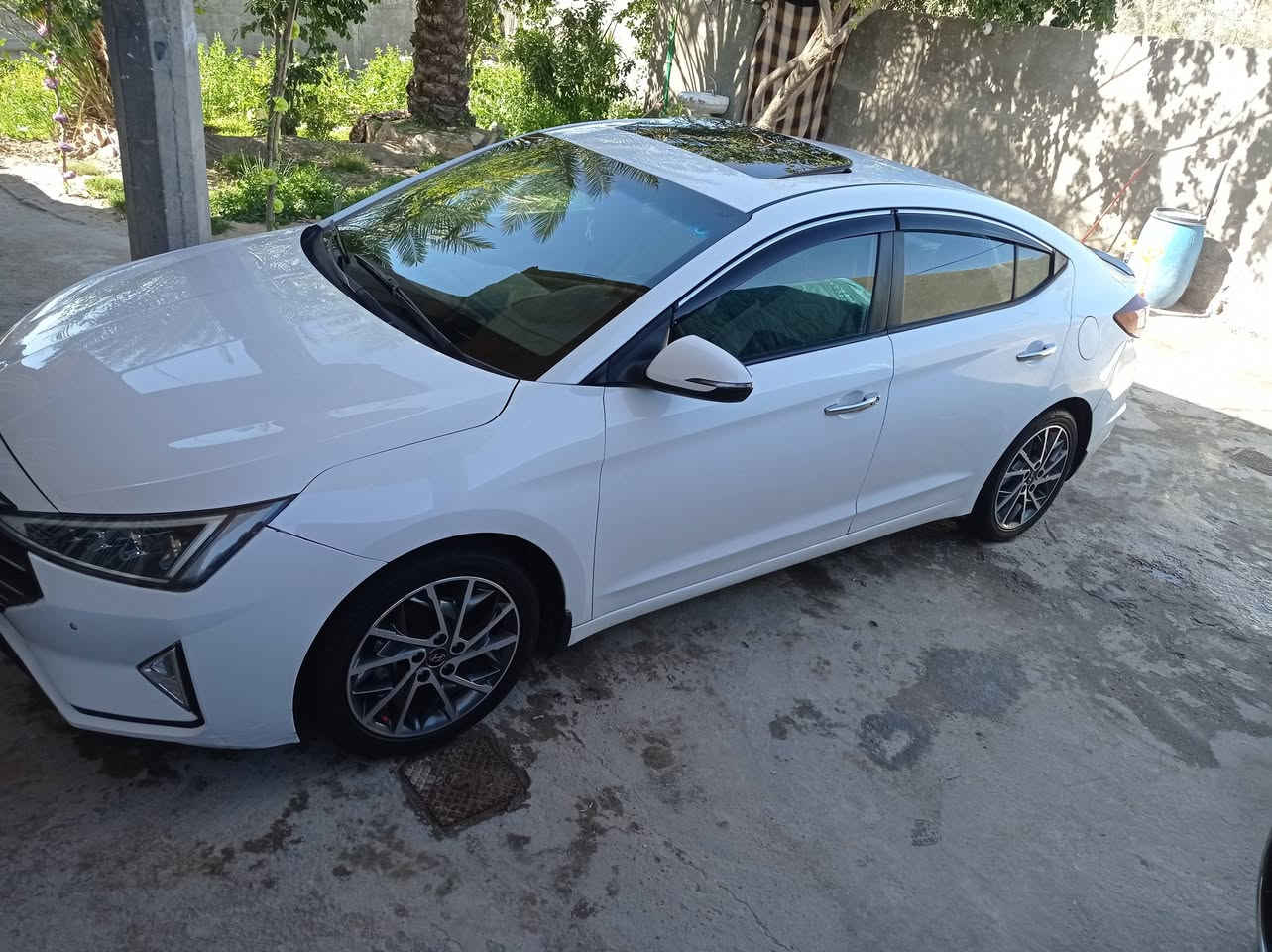 سلام عليكم
الانتره للبيع خليجي 2019
(شويه صبغ بل جاملغ الخلفي + بارد بل جنطه شي قليل) 
والباقي كفاله 
رقم بغداد نكليزي 
ماشيه 70
فول مواصفات (واحد.علئ واحد
فتحه سلايت+  زنون +بصمه+قطعتين تبريد +تحكمات ستيرن +مرئي شفط + شاشه +كامره امامي خلفي +فول واحد علئ واحد+انضمة قياده +يدات نيكل+حساسات امامي خلفي ) سياره فول واحد علئ واحد

السعر (160)  وبيه مجال 
مكان (السياره كربلاء) 

 *********** او ***********
