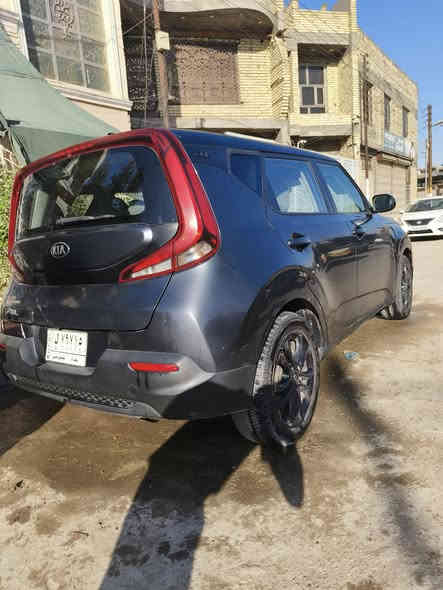 سلام عليكم 
كيا صول موديل 2020 مواصفات عاديه
وارد امريكي حادث بنيد فقط 
صور الحادث موجوده بالمنشور 
ماشيه ٣٠الف حقيقي 
كير مكينه خير من الله مصلح بيها كازكيت فقط 
رقم بغداد تحويل مباشر 
سعر 127بيها مجال حك الجيه
العنوان بغداد البلديات اني مكلف بالنشر الاتصال ***********
