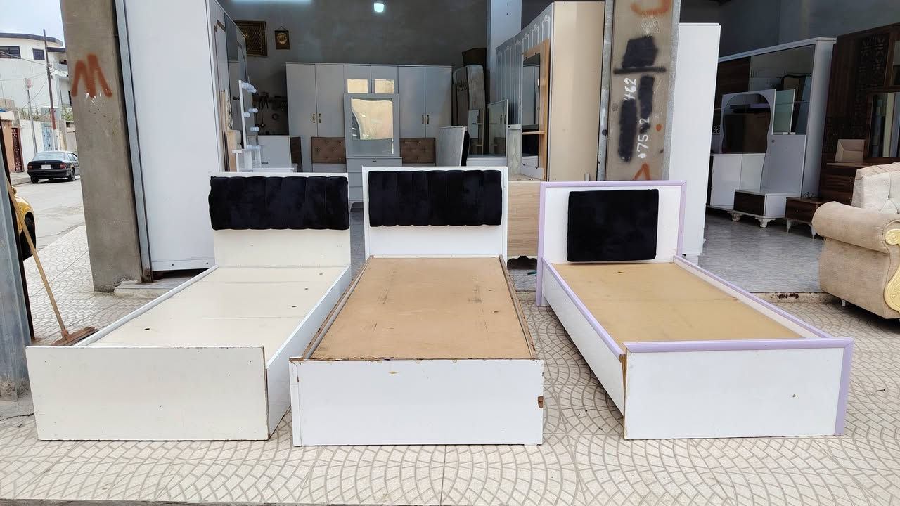 كنتور ومساعد كنتور ميز تواليت و جربايه نفر وحده بسعر مناسب عنوان كركوك قصاب خانه قرب دفاع المدني *********** معرض الأخوين
