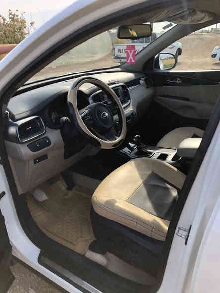 سورنتو ١٥ شكل ١٦ 
٤ سلندر 
نص فول 
سعر ١٩٠ 
عنوان واسط قضاء الحي 
مكلف بالنشر رقم صاحب سيارة ***********
