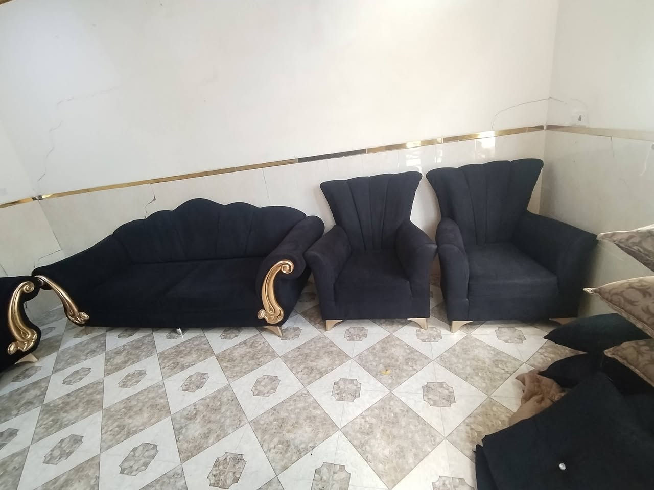 غراض بيت للبيع كلش نضيف للستفسار ***********
