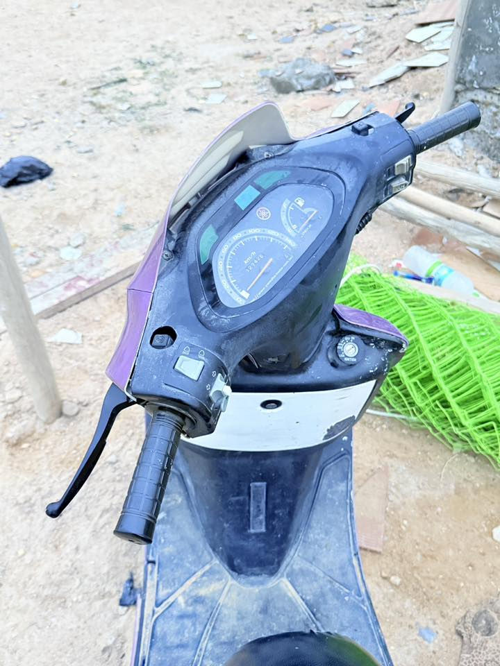 دراجه فراشه حاويه دراجه ماتعوبه عله ايدي من لمحل للبيت  شغاله  عوزه بس غسله 
سلف هندر  مكينه فول ناعمه عداد شغال كهربائيات كله شغاله اي نقص مابيه كفاله عامه اي مصلح عدك جيبه انطيك بيه تراي وين ماتريد 
شراي اتصل بيك خير ودلل 
***********
#مو شراي لاتعلق تمام 
#عنوان حيدريه خان النص عمود ٦١٣
