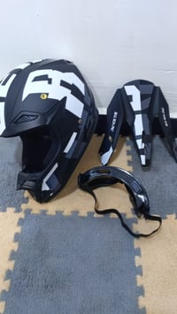 خوذه • توصيل • نفس الشكل