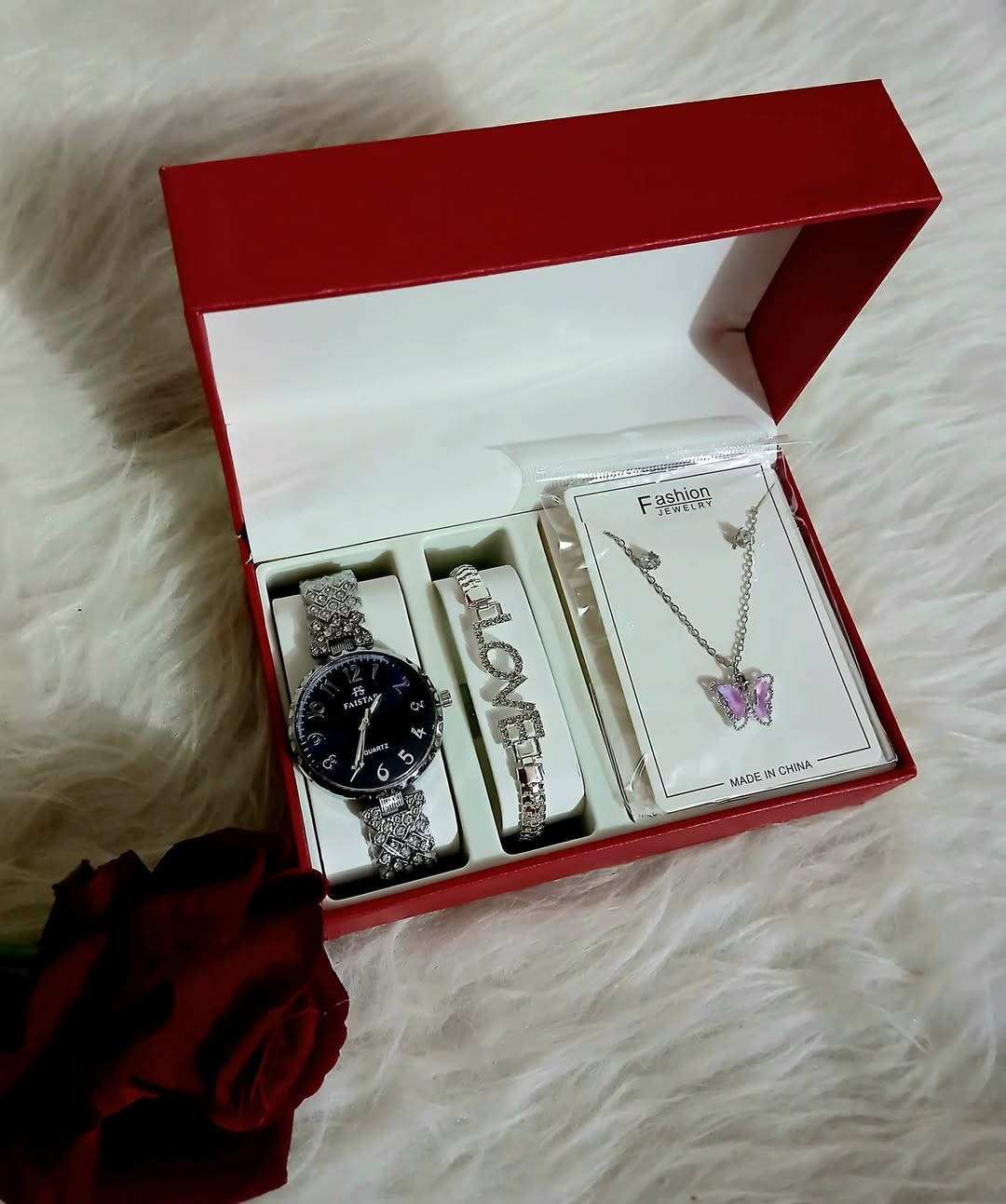 ❤️لعشاق الاناقه ❤️❤️بكج هدايا  ساعات رجالي و  نسائيه مميزه❤️❤️
هدايا رأس السنه 
 كلش حلو وأنيق بكج رجالي و نسائي مميز❤️⌚مع علبه خاصه ومميزه 
متوفر خدمه التوصيل داخل الفلوجه واطرافها ومحافظات العراق 
رقم الهاتف للاستفسار ***********
@إشارة 
إشارة الأصدقاء
