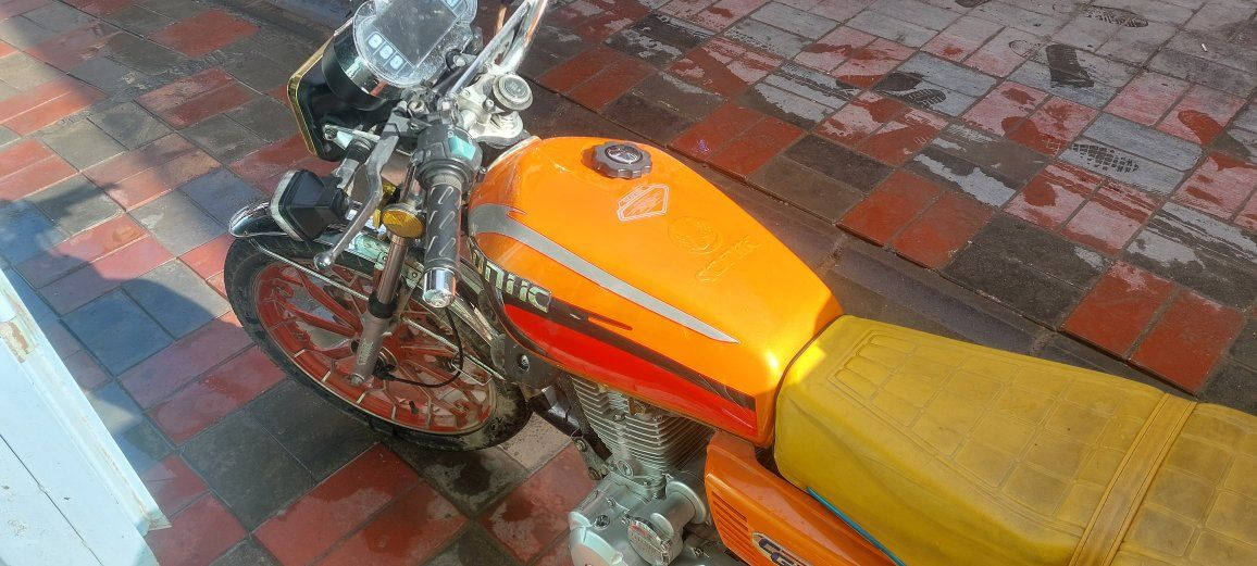 السلام عليكم 
دراجه للبيع اوراق كامله 
موديل ٢٠٢٤ 

طوريج شارع اربعين 
للاتصال ***********
