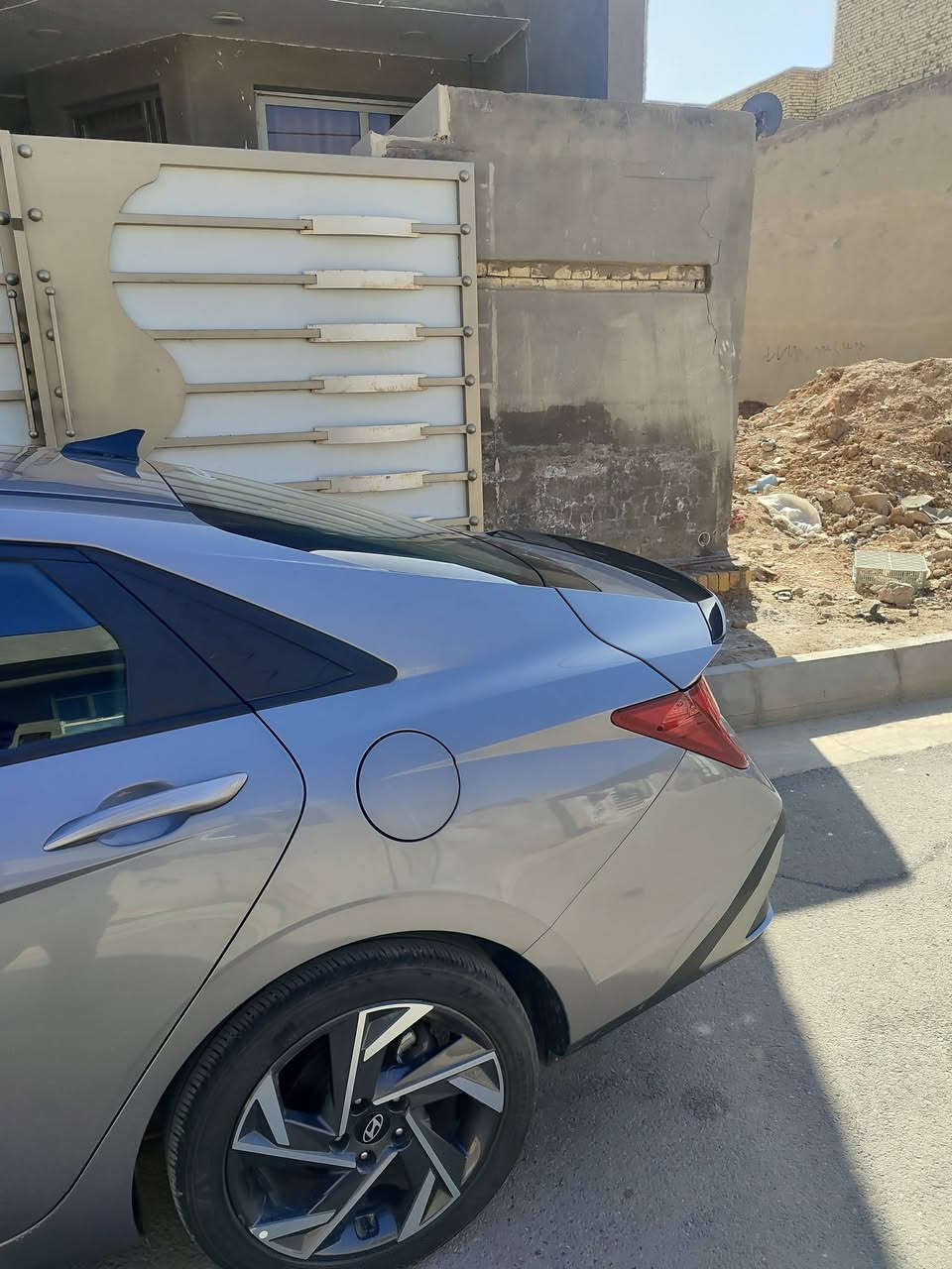 سياره وارد امريكا بيه بس ربع البنيد صبغ كتاب شهداء *********** الموديل 2025السعر 165قفل السياره سبورت
