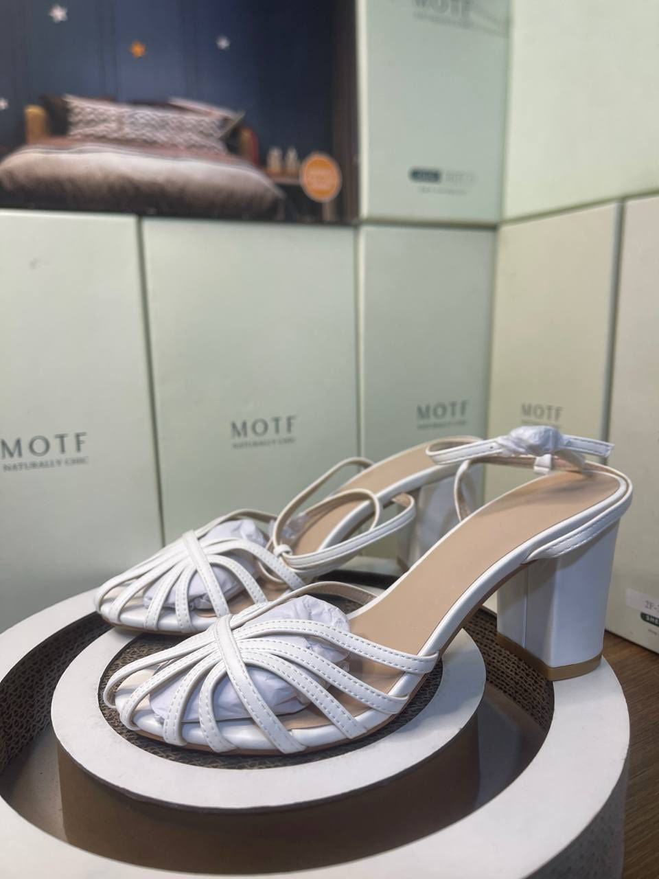 السلام عليكم 150 زوج سعر الزوج ب الفين دينار شرط القطع كلها جديده بدون تالف. ابيع شلعة فقط  بدون مفرد بس الشراي يراسلني


**إذا كنت صاحب هذا الإعلان وتريد حذفه لأي سبب، رجاءا أرسل رسالة إلى الدعم الفني**