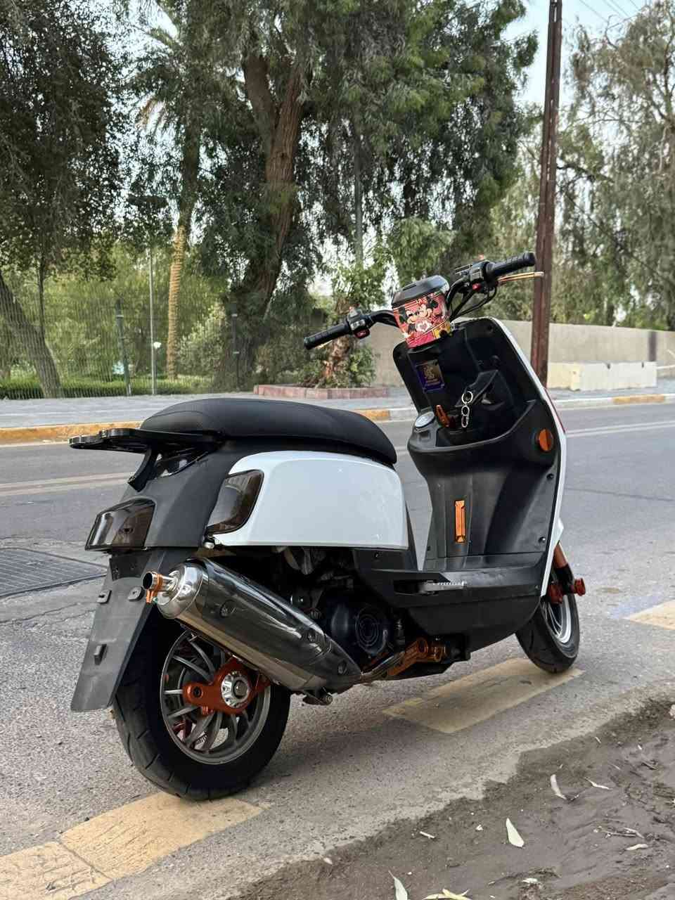 سلام عليكم شباب دراجه بوليس 120 للبيع غراضها واضحا بل صور وبل فديو دراجه بيها غراض هواي والدراجه مكينتها 55 بلادي هذا رقمي *********** السعر خاص او متواجد واتساب
