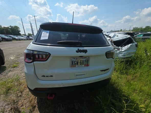 سلام عليكم
جيب ترايل هوك 
موديل2025
توووووو كلر قمارة سودة بلادية
فووول مواصفات عدة البنوراما
شاشة جبيرة
كشنات جلد 
كشنات كهرباء
تشغيل عن بعد
اوتو ستوب 
تدفئة وتبريد بلكشن
بدون صبغ 
السيارة شغالة وماشية
مكان السيارة عمان بعد الاتفاق يومين هية بغداد
السعر103 وبيهة مجال
***********
